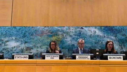 一把空椅子，历史性一幕！