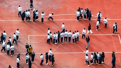 评论丨让学生长期“拉不出屎”?怎能为了成绩连如厕都不自由