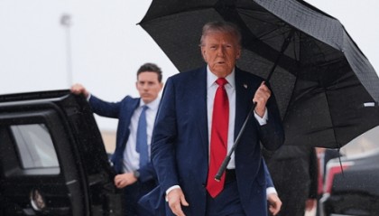 中方反制第5天,美官员发现:中方电话打不通了,这下彻底没招了,贝森特措辞改变了