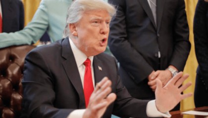 中方是否准备放弃核武器?王毅外长当场表态,还提到俄方一个承诺