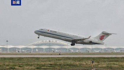 “身披”五星红旗，C909首次载旗执行国际商业航班