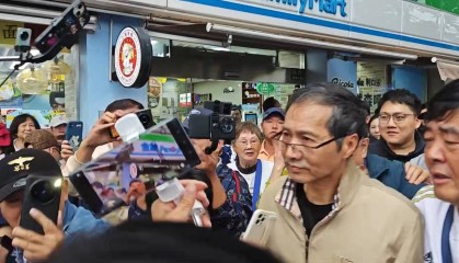 上海街头股市沙龙走红 有人亏损仍信牛市