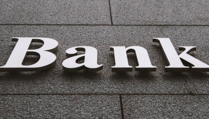 银行股狂欢：存银行不如买银行？市值飙升3.5万亿，13家股价涨超五成