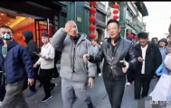 汪小菲让人刮目相看,盛情款待馆长北京行,尽显人情世故