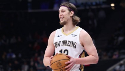 文班帮手+1！马刺送出两小将 从奇才得到奥利尼克