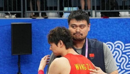 杨毅再爆猛料姚明上台7年手持尚方宝剑,连续惨败到结算时间了