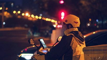 公职人员下班兼职送外卖,本职工作考核到位就行