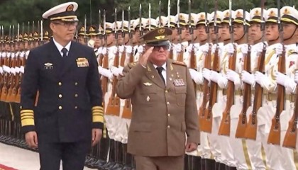 刚刚警告完美国,董军防长接见了美国劲敌,准备联手开展一项重大行动