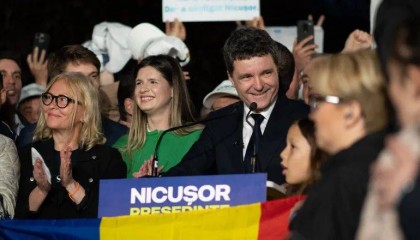 两届国际奥数金牌满分得主,当选罗马尼亚总统