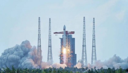 我国在文昌成功发射卫星互联网低轨12组卫星
