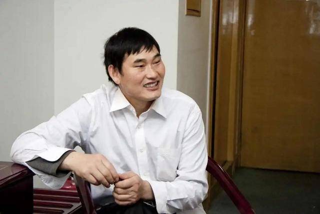 善恶到头终有报，54岁的农民歌手朱之文，如今已走上了新的道路