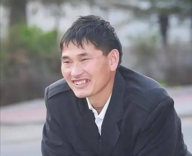 善恶到头终有报，54岁的农民歌手朱之文，如今已走上了新的道路