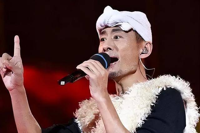 善恶到头终有报，54岁的农民歌手朱之文，如今已走上了新的道路