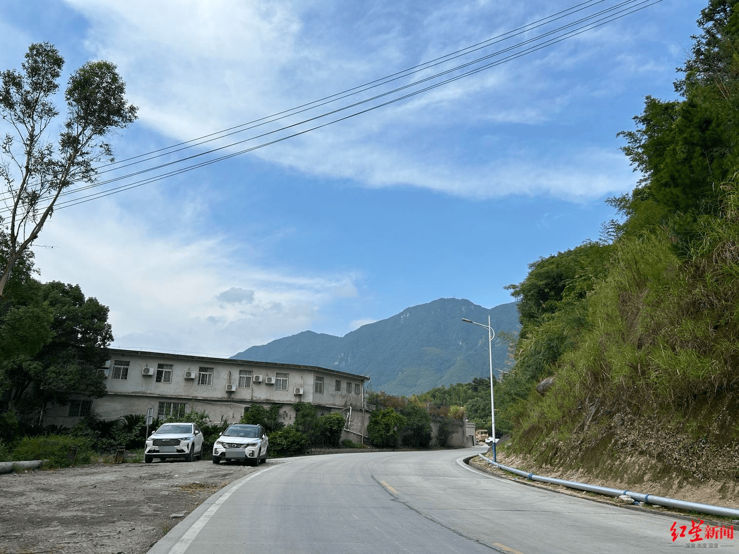 女子涉嫌杀害前夫潜逃26年：在外省结婚生子，落网前是村委会会计丨红星调查
