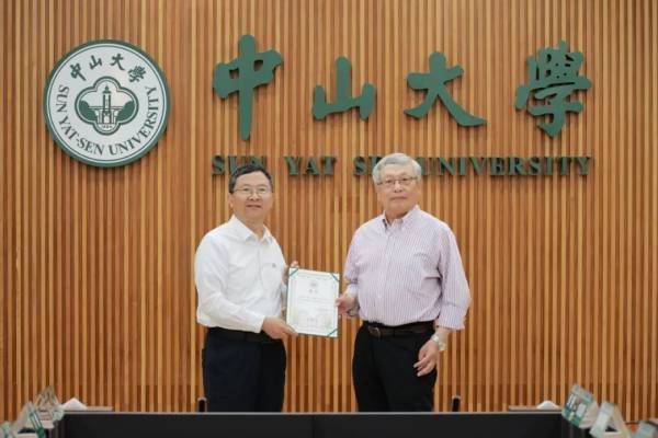 华人数学家张益唐谈回国原因：美国政治氛围太差，很多人都已经回来了