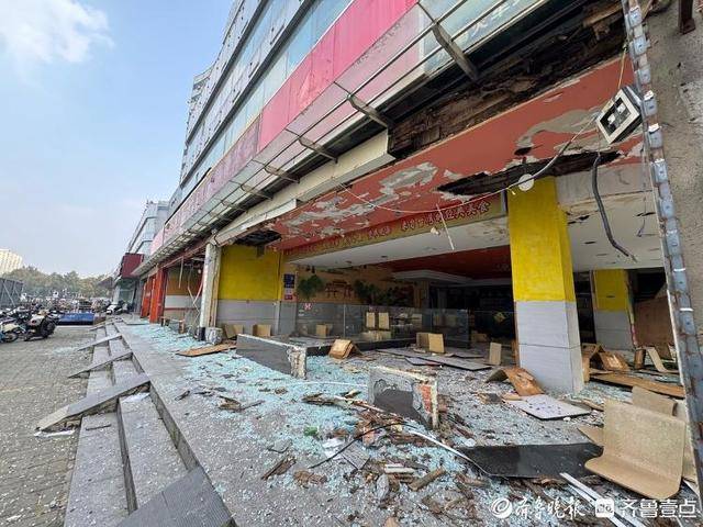 济南天龙大厦开拆!济南火车站南场站综合配套建设加速推进