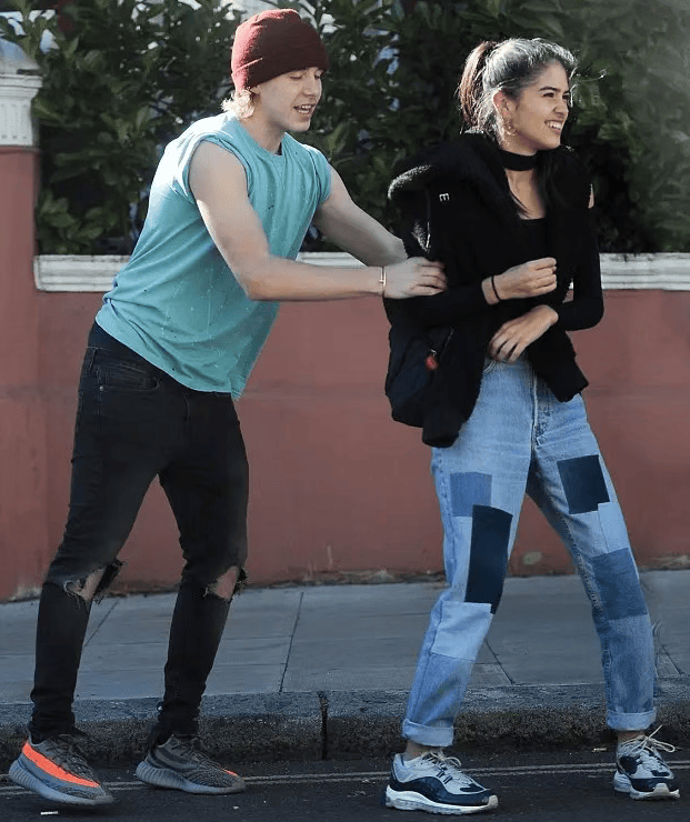 考古|小贝俩儿子恋上同一个女人，原来贝克汉姆家族关系破裂竟是因为她！