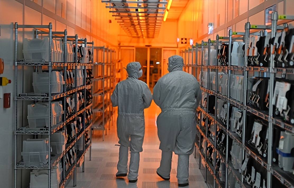 中美要握手言和了?欧盟立马变脸,突然给中国“戴高帽”,周四在布鲁塞尔不见不散!