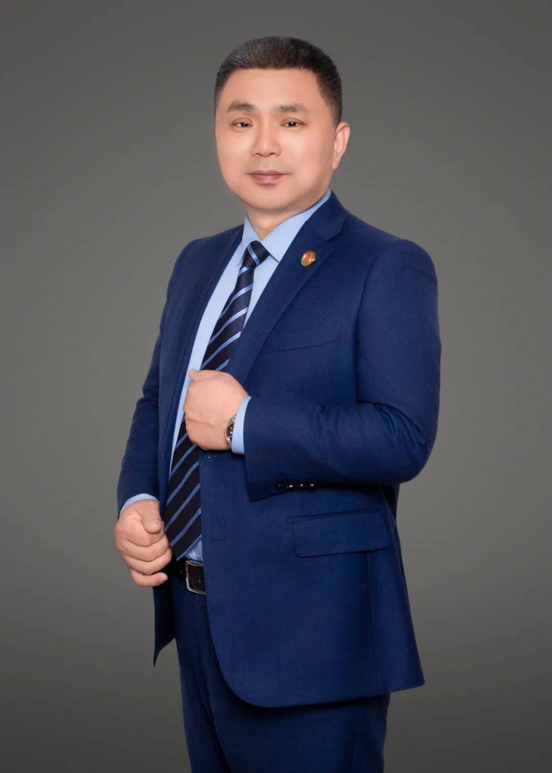 二姐夫帮忙装修房子,铺瓷砖后卷走3万多装修款,这是违约还是诈骗?