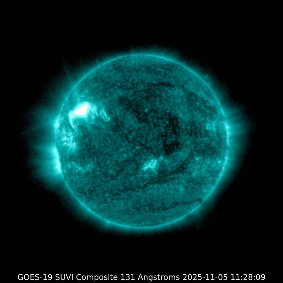 地磁暴预警!(可能有极光)