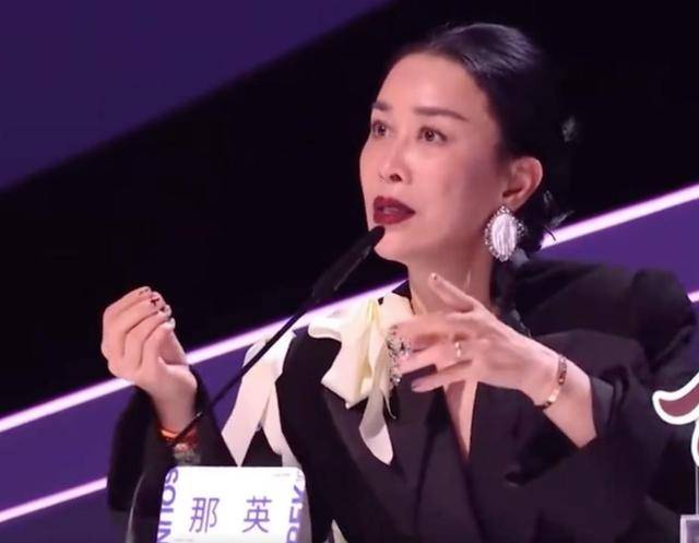 那英质疑票数作假 何炅差点没救回场