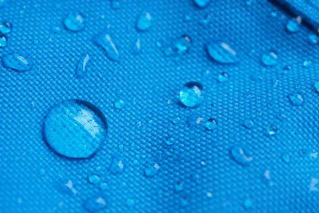 长图站|冲锋衣真的不能机洗吗?到底怎么洗它才不会坏?