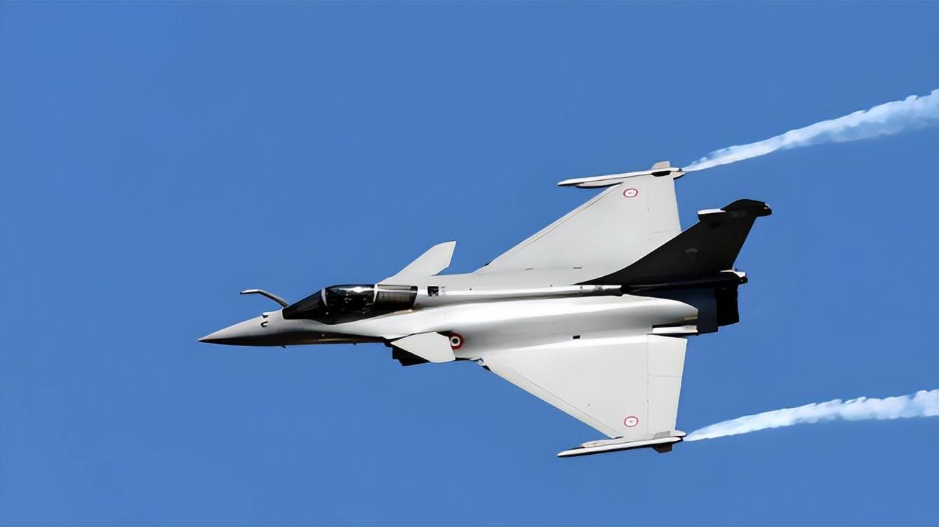 出大事了！百架战机开路，乌克兰迎来新靠山？克宫表态：不足为惧，事情果然不简单