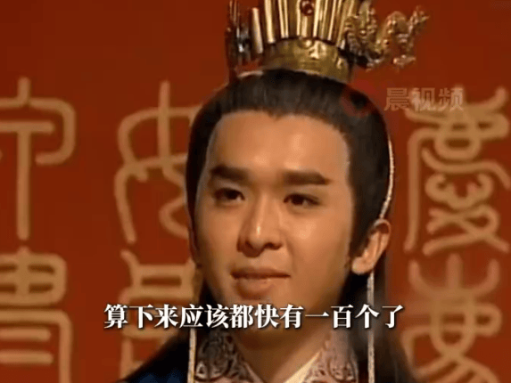 考古|港圈富二代曝被百名女星投怀送抱？交往3个女友雨露均沾，他是现代韦小宝
