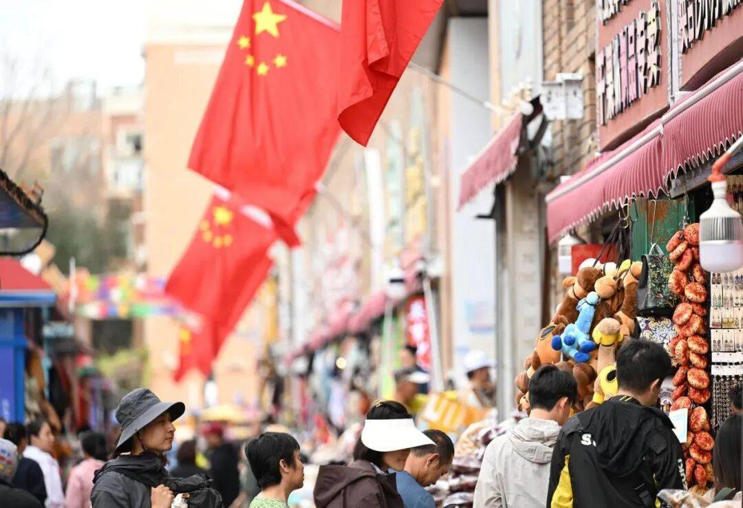 为何说新疆反分裂斗争具有长期性、复杂性、尖锐性？