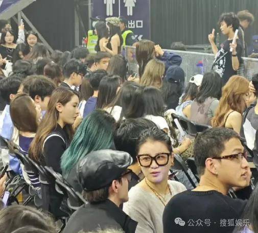 官宣与年下弟弟的新恋情!姐姐离婚后审美火速升级了?!