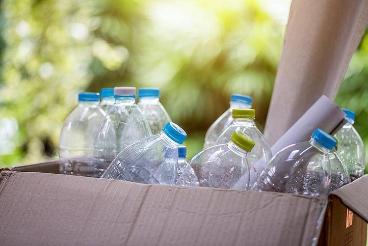 后备箱装十箱矿泉水被罚?专家:私家车载物有四个前提